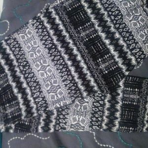 Buskins black and white leggings